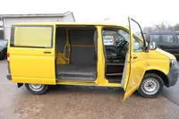 Volkswagen T5 Transporter 2.0 TDI PARKTRONIK EURO-5 - Thumbnail 9