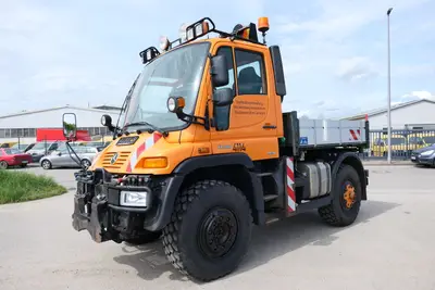 Unimog U400  405/12 AHK KLIMA ZAPFWELLE vorn U400  405/12 AHK KLIMA ZAPFWELLE vorn