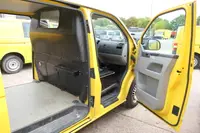 Volkswagen T5 Transporter 2.0 TDI PARKTRONIK - Thumbnail 9