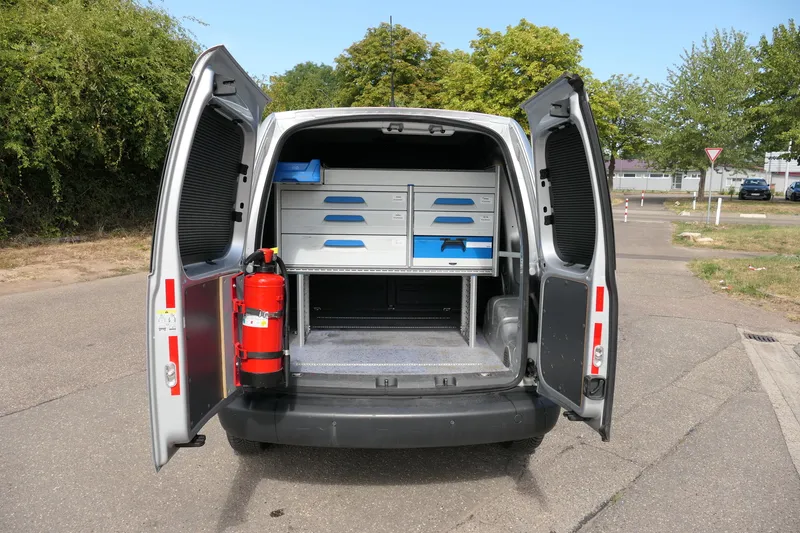 Volkswagen Caddy 2.0 TDI 4Motion Flügeltür - Image 1